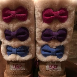UGG girls boots with fur and bows size 3